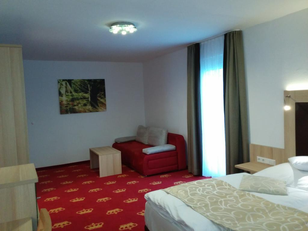Wellness Hotel Garni Krone Baiersbronn Ngoại thất bức ảnh