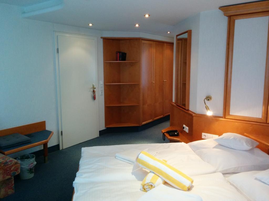 Wellness Hotel Garni Krone Baiersbronn Ngoại thất bức ảnh