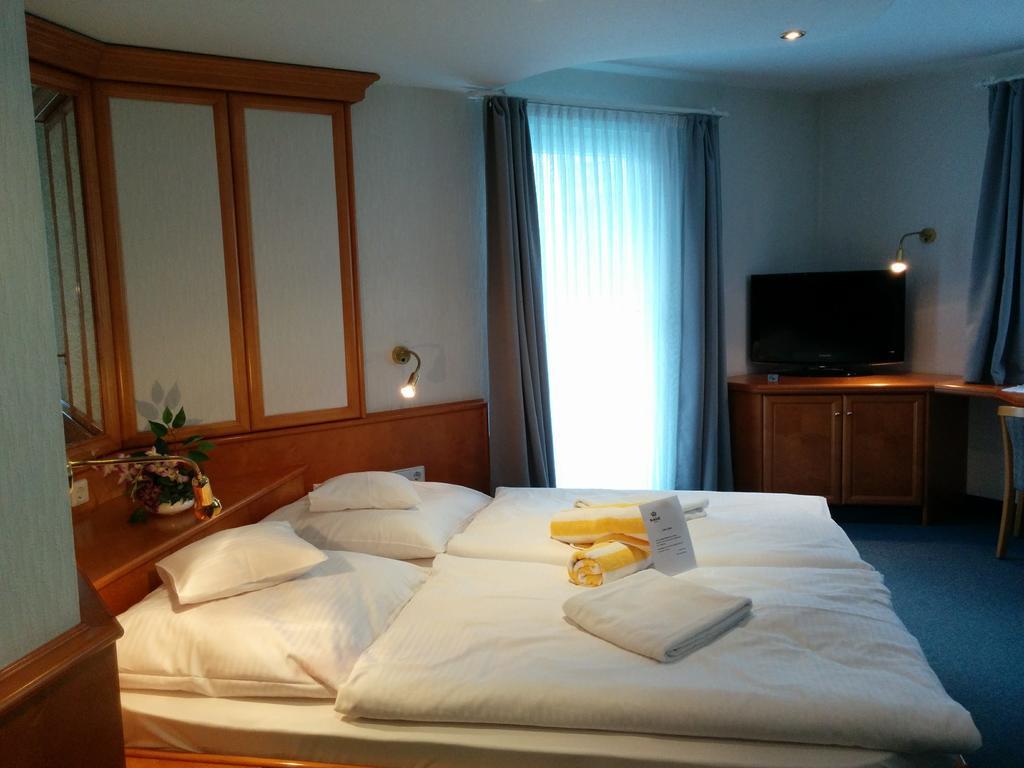 Wellness Hotel Garni Krone Baiersbronn Ngoại thất bức ảnh