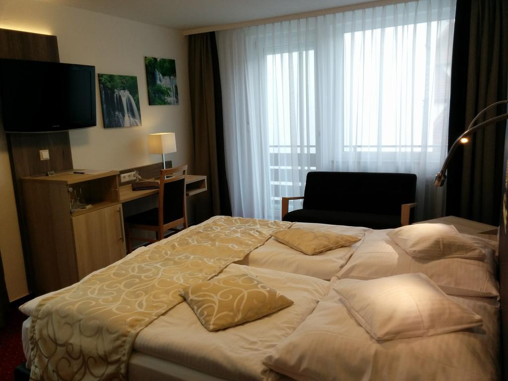 Wellness Hotel Garni Krone Baiersbronn Ngoại thất bức ảnh